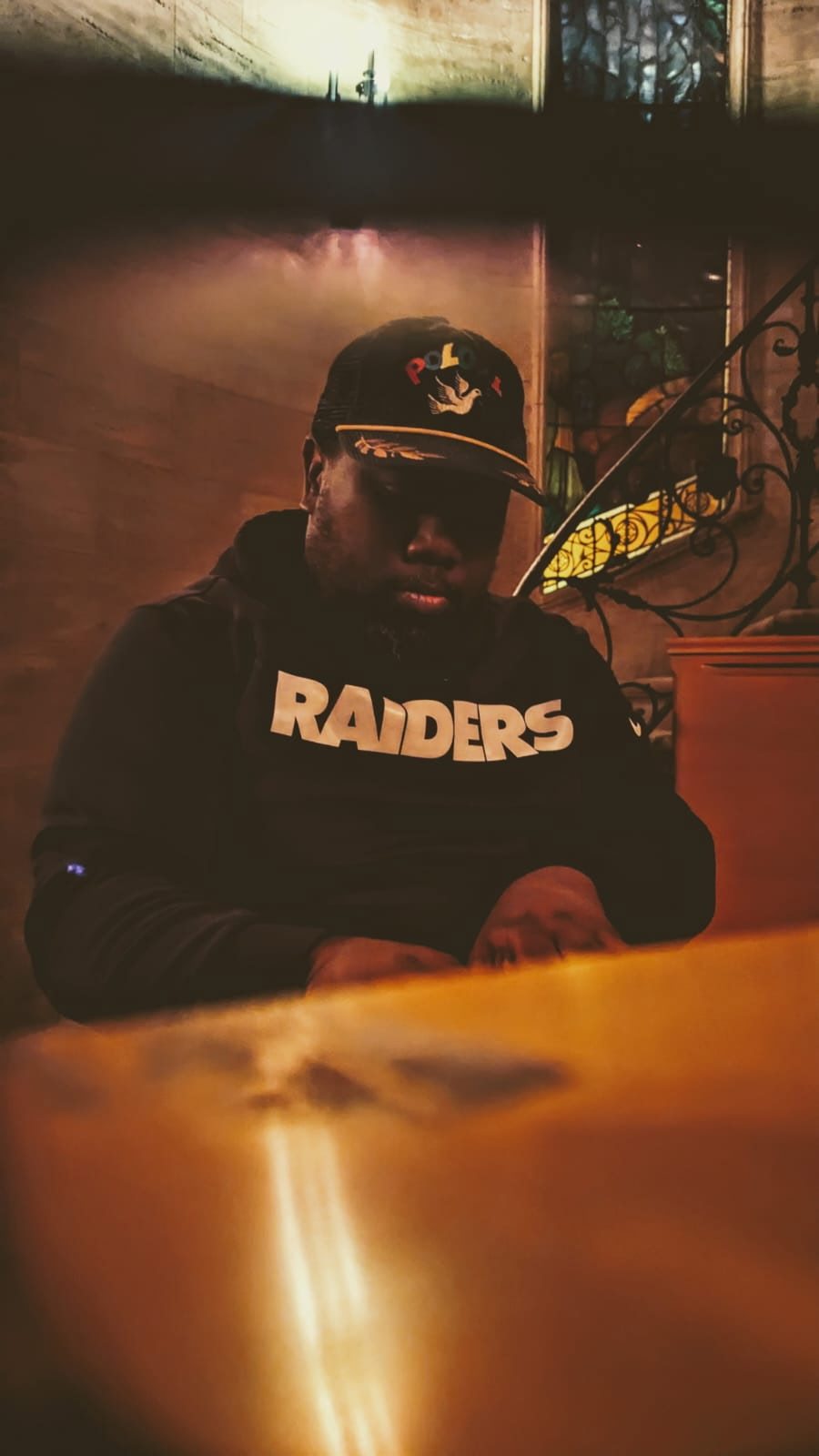 Jermaine Holmes performing